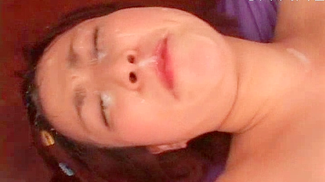 Japanese babe in on cloud nine upon receiving loads of jizz