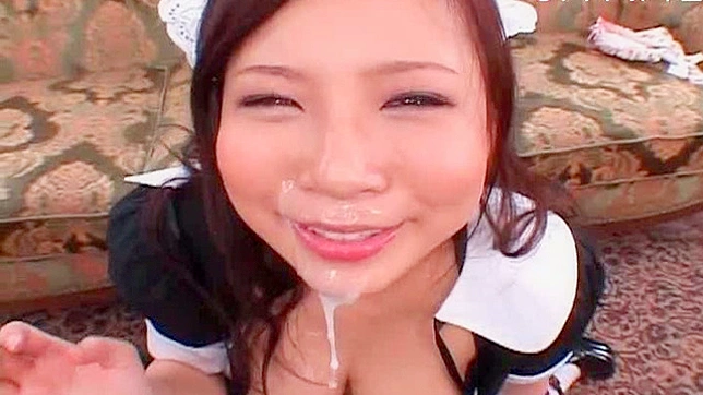 Horny babe sucks and gets a facial