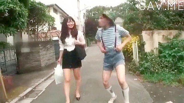 Young and pretty japanese pornstar is showing her butt to her dude