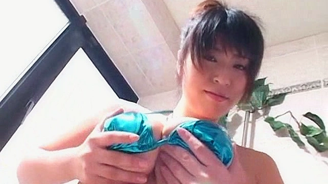 Ángel Japonesita Con Bikini Se Toca Sus Melonas Grandes