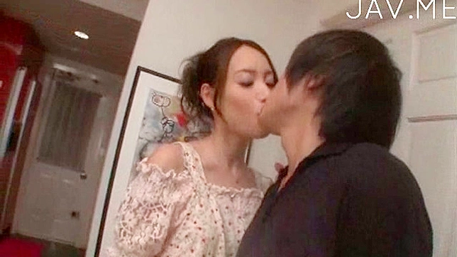Estrella porno súper caliente mostrando sus curvas perfectas