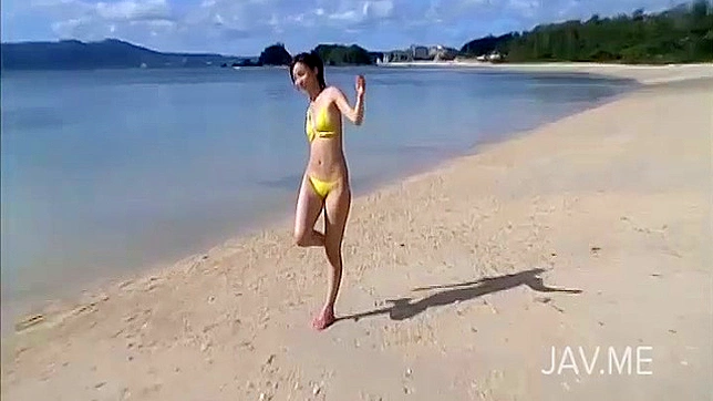 Bimba asiática desea sexo intenso