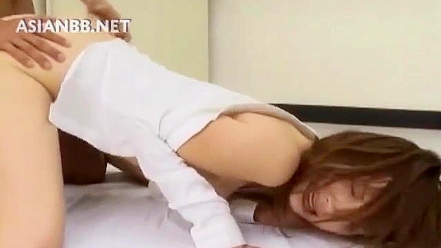Video Erótico Con una Asia Cachonda follando