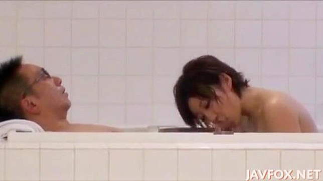Video Hot de una Chica Asia Seductora follando duro