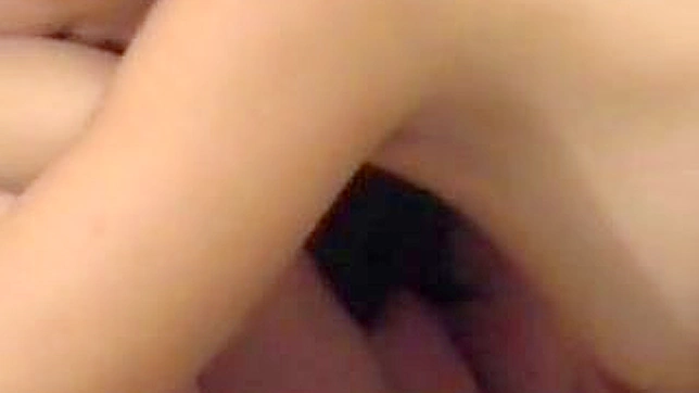 Lesbianas calientes disfrutan posando desnudas en cámara