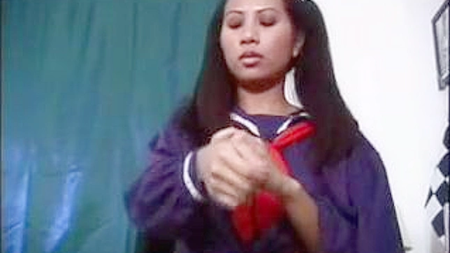 Nyomi Pícara Separando Su Rosado Coño