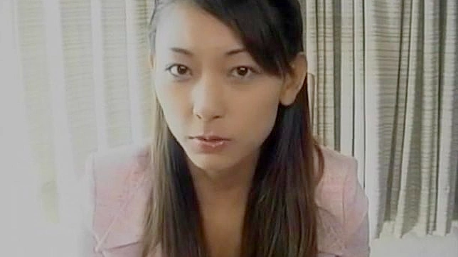 Sakamaki Riona en lencería blanca se come el coño y lo montan vídeo 4