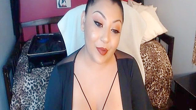 Morena con Cuerpo Tentador En Vivo Realizando Experiencia Erectile