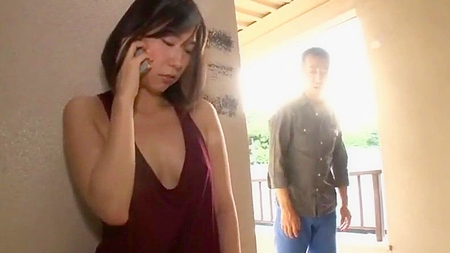 Sexy Teen Seduced by Old Neighbor in Steamy Hallway Encounter