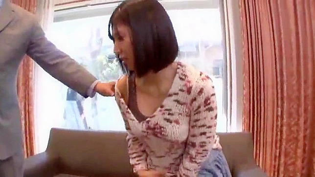 Unforgettable Realtor Moment with Couple in Vacant Apartment