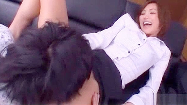 Naughty Akari Asahina Gets Pussy Licking in Office