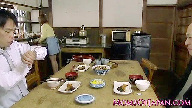 Japanese maid's mind-blowing homemade sex: Dasiafex!