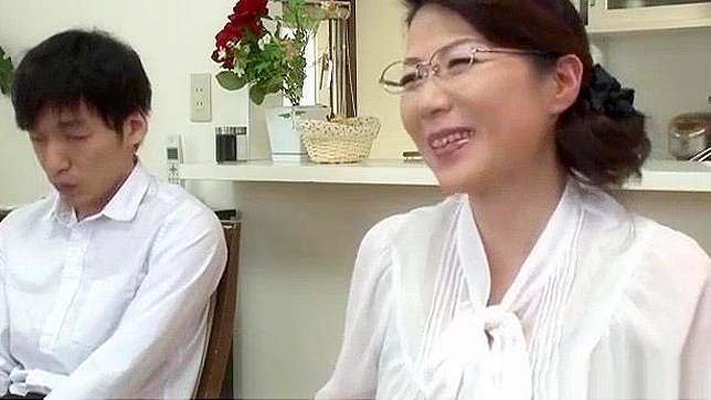 Naughty Bimbo in Japan Gives Mind-Blowing Head