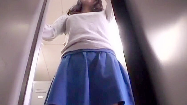 Tokyo's OL Locker Room Changes Reveal Sinful XXX Acts on Camera!