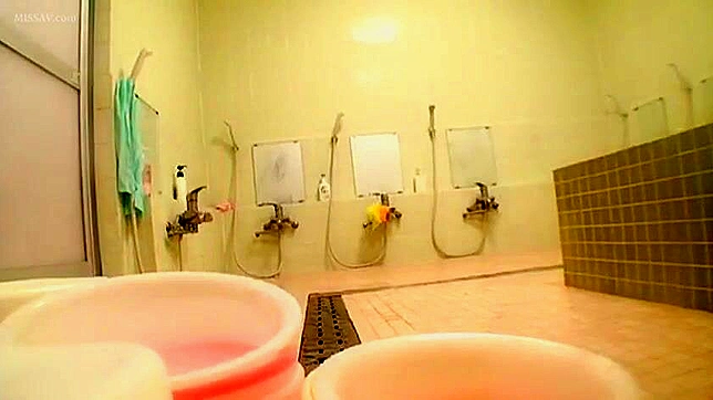 Peep Show Alert! Lusty Japanese Schoolgirls Nude in Public Shower