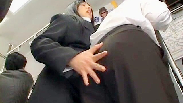 This Hot Chick Give An Amazing Blowjob In The Subway – So Freaking Wet